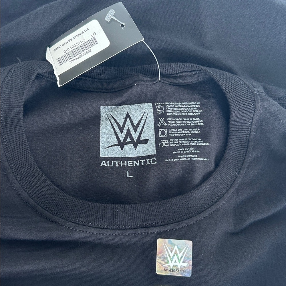 WWE Wrestlemania 40 Philadelphia 2024 Geno's Steaks Philly Cheesesteak T-Shirt - Picture 4 of 16